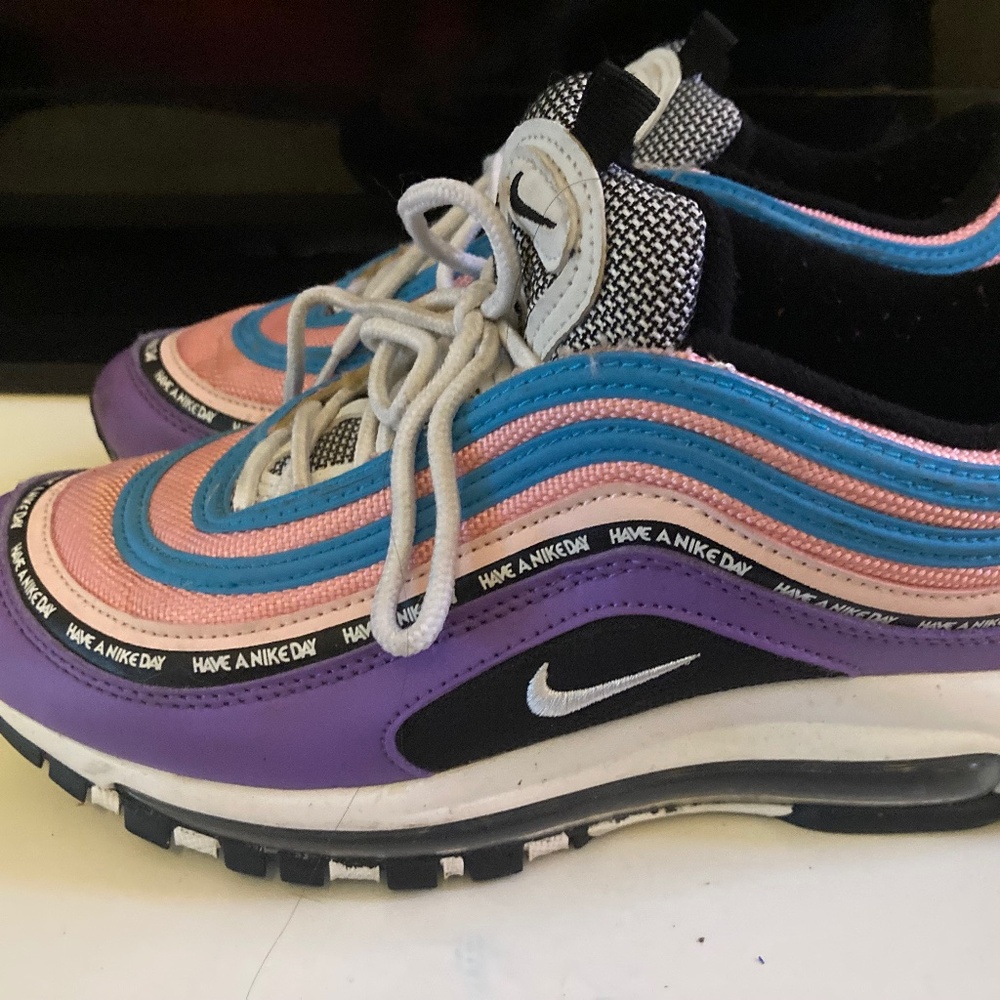 AIR MAX 97 woman size 8 lavender teal pink
